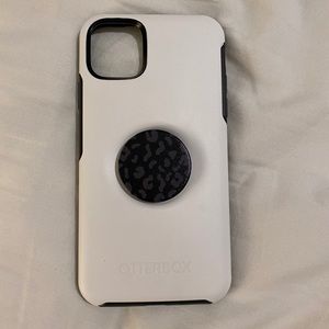 iPhone 11 Pro Max Otterbox Pop w/Leopard PopSocket